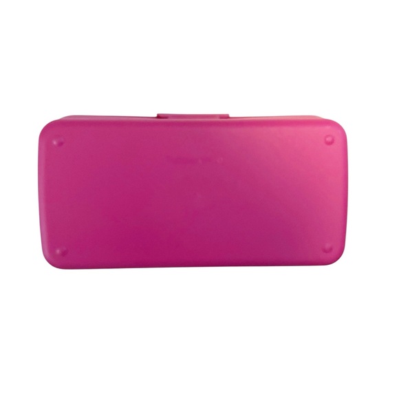 Hello Kitty 2011 Tupperware Pink Latching Container - Picture 3 of 7